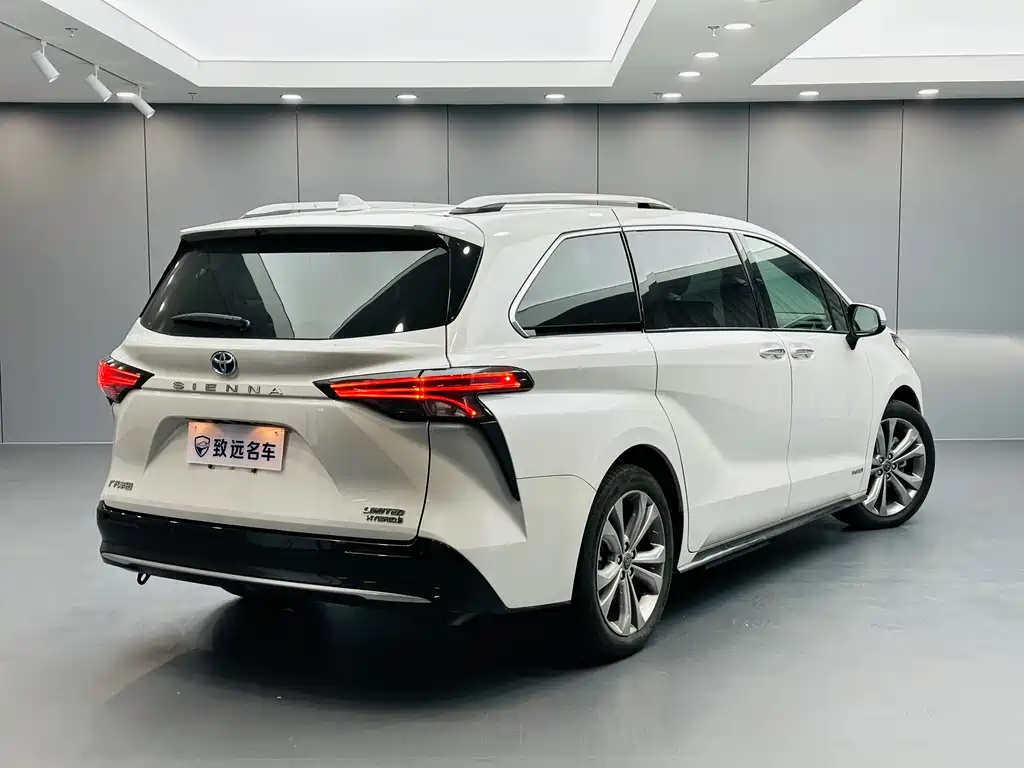 Toyota Sienna — миниатюра 4