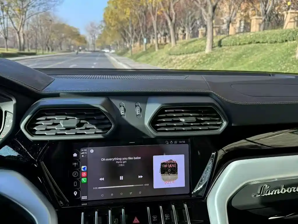Lamborghini Urus — миниатюра 5