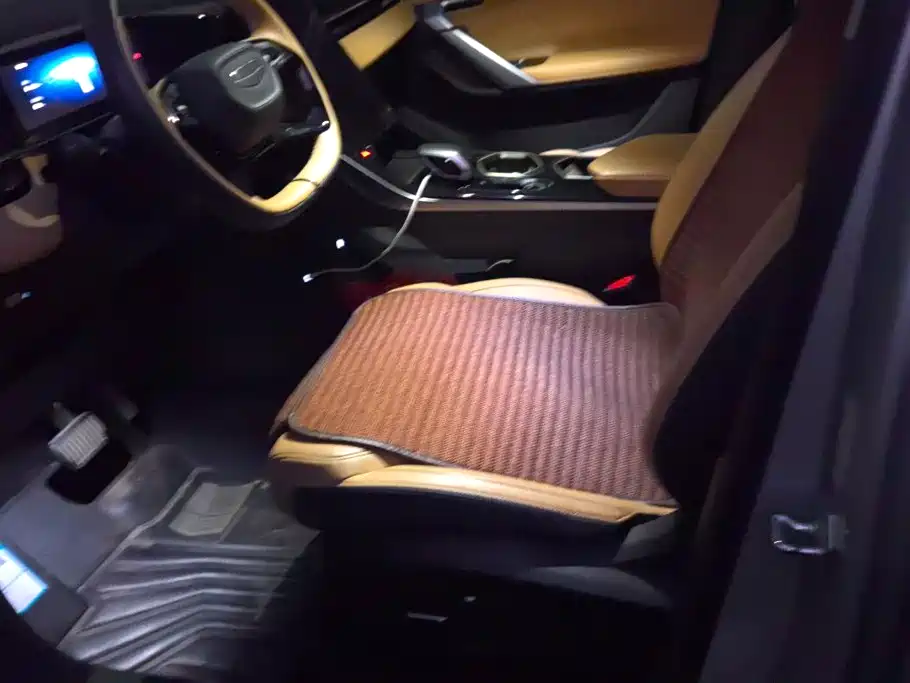 Geely Boyue L — миниатюра 9