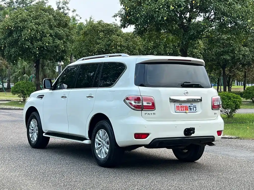 Nissan Patrol 2017 4.0L AT