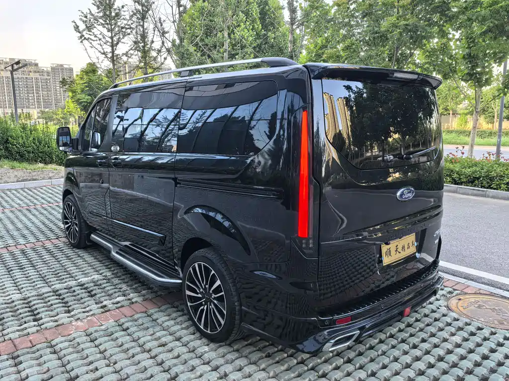 Ford Tourneo 2023 2.0T AT