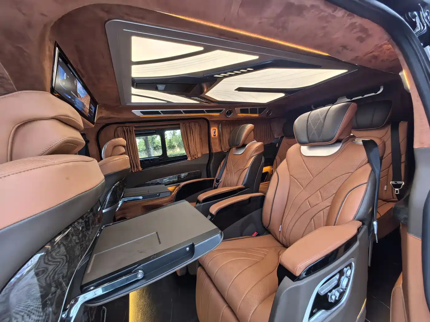 Ford Touruiou 2023 Черный из Китая