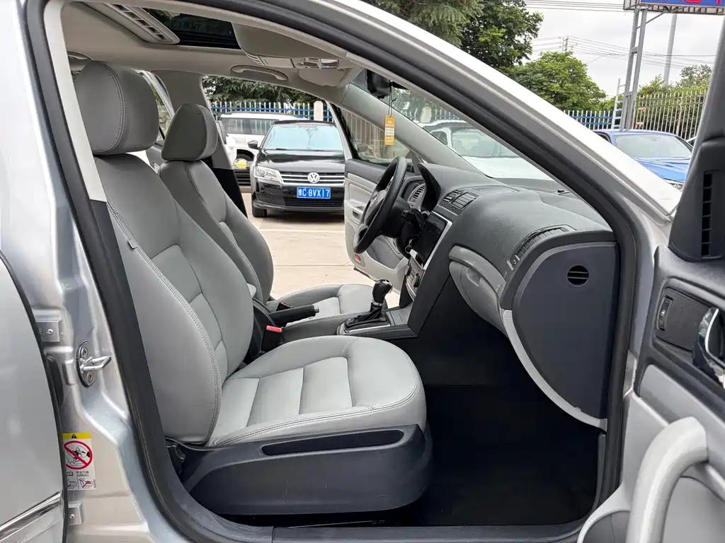 Skoda Octavia 2014 1.6L AT