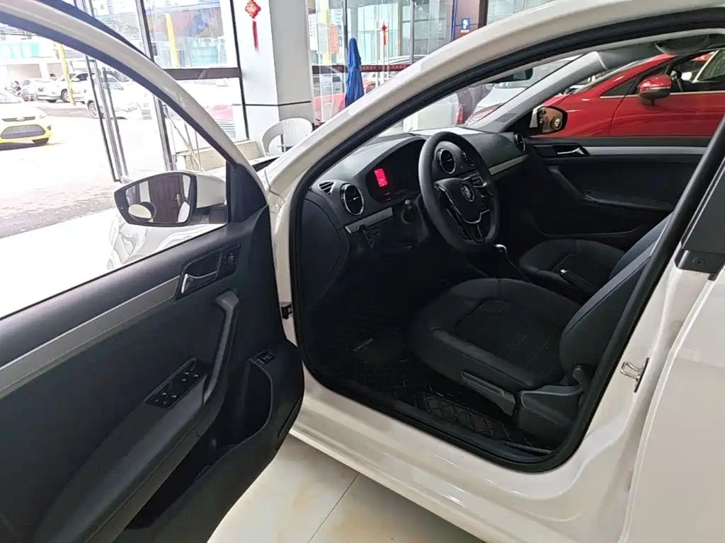 Volkswagen Jetta — миниатюра 16