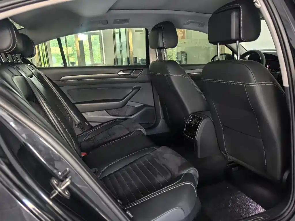 Volkswagen Magotan 2021 330TSI DSG 30
