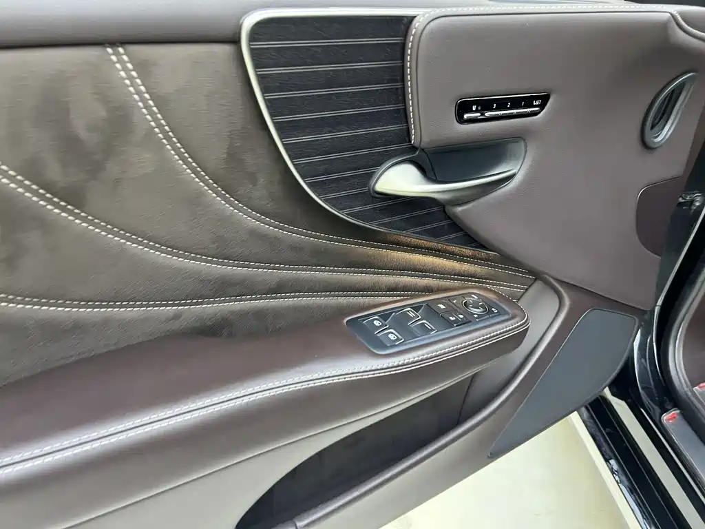 Lexus LS — фотографии объявления, Фото 18