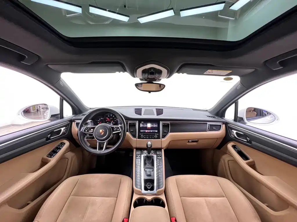 Porsche Macan — миниатюра 13