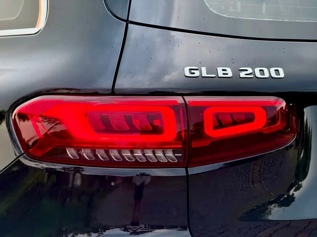 Mercedes-Benz GLB — миниатюра 11