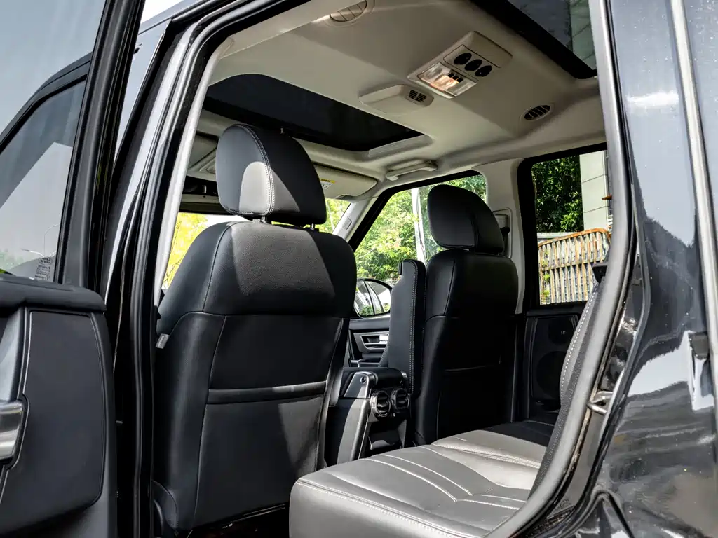 Land Rover Discovery — миниатюра 25