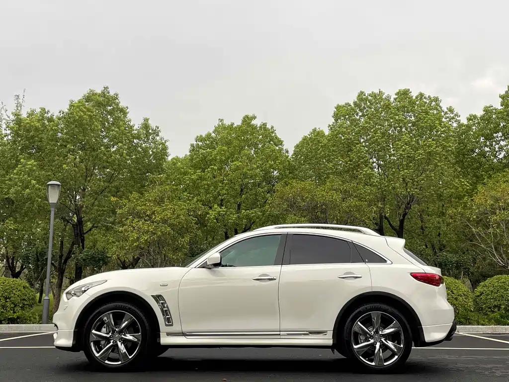 Infiniti FX 2011 FX35 Standard