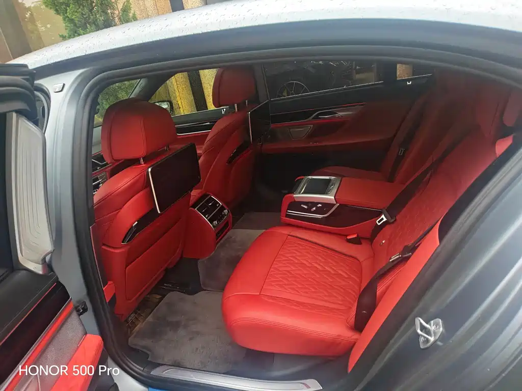 BMW 7 Series — миниатюра 5