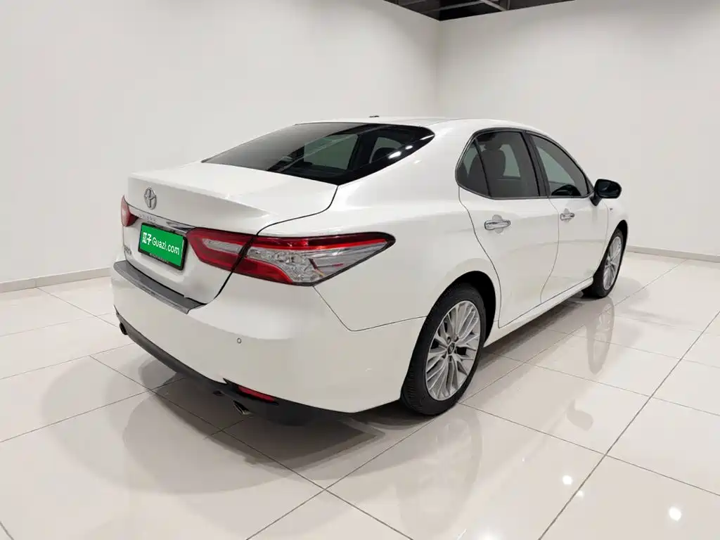 Toyota Camry — миниатюра 4