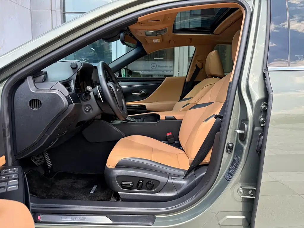 Lexus ES — миниатюра 7