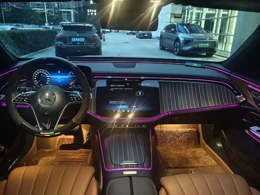 Mercedes-Benz E-Class — миниатюра 8