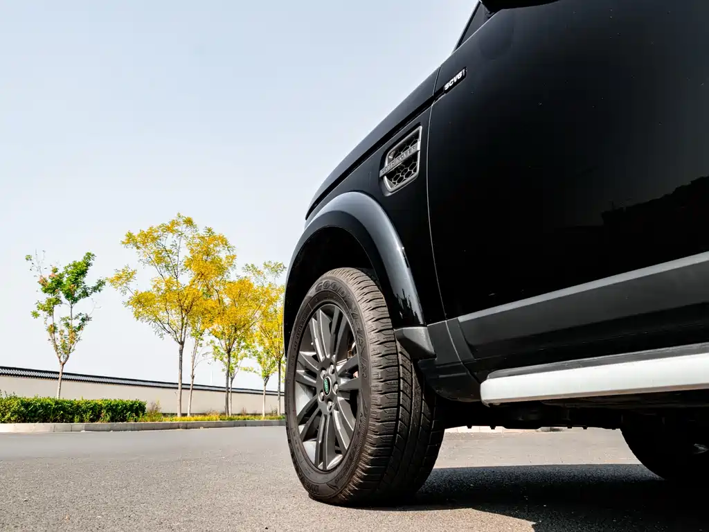 Land Rover Discovery — миниатюра 5
