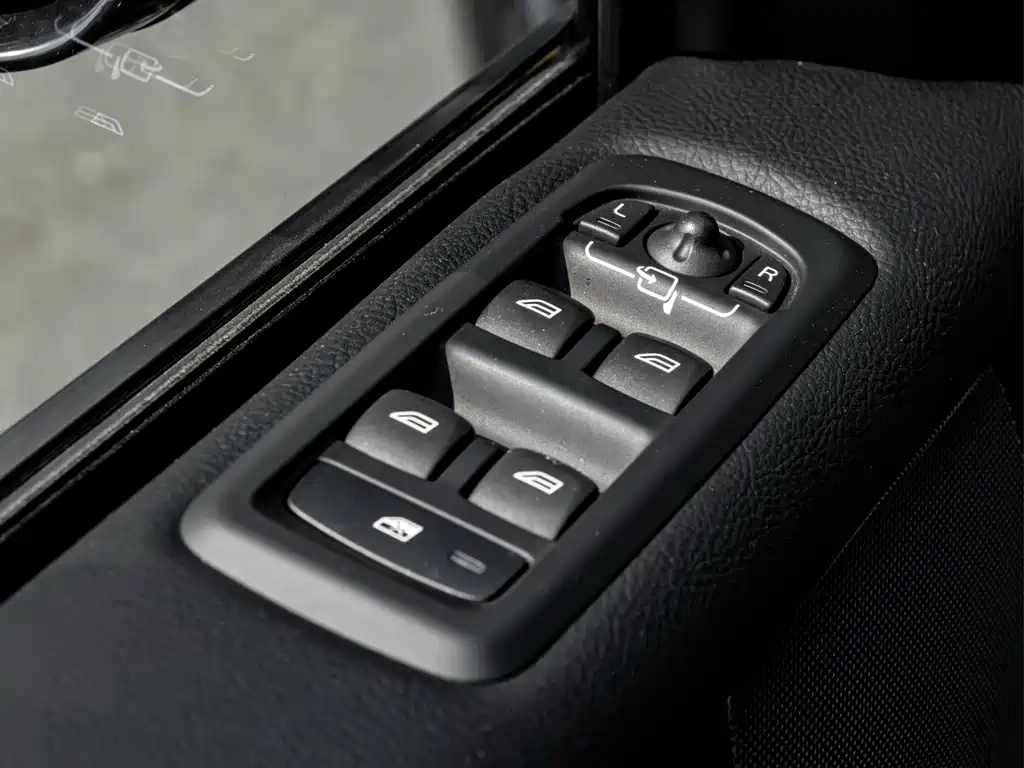 Land Rover Discovery — миниатюра 15