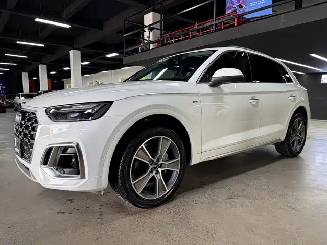 AUDI Q5L 2022