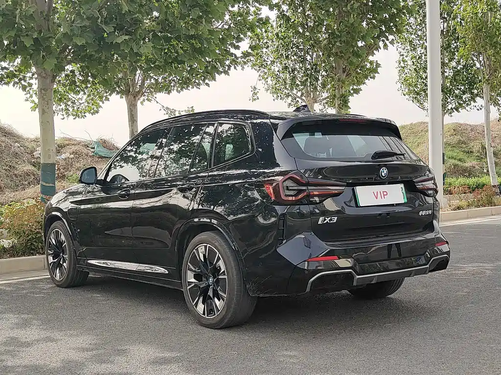 BMW iX3