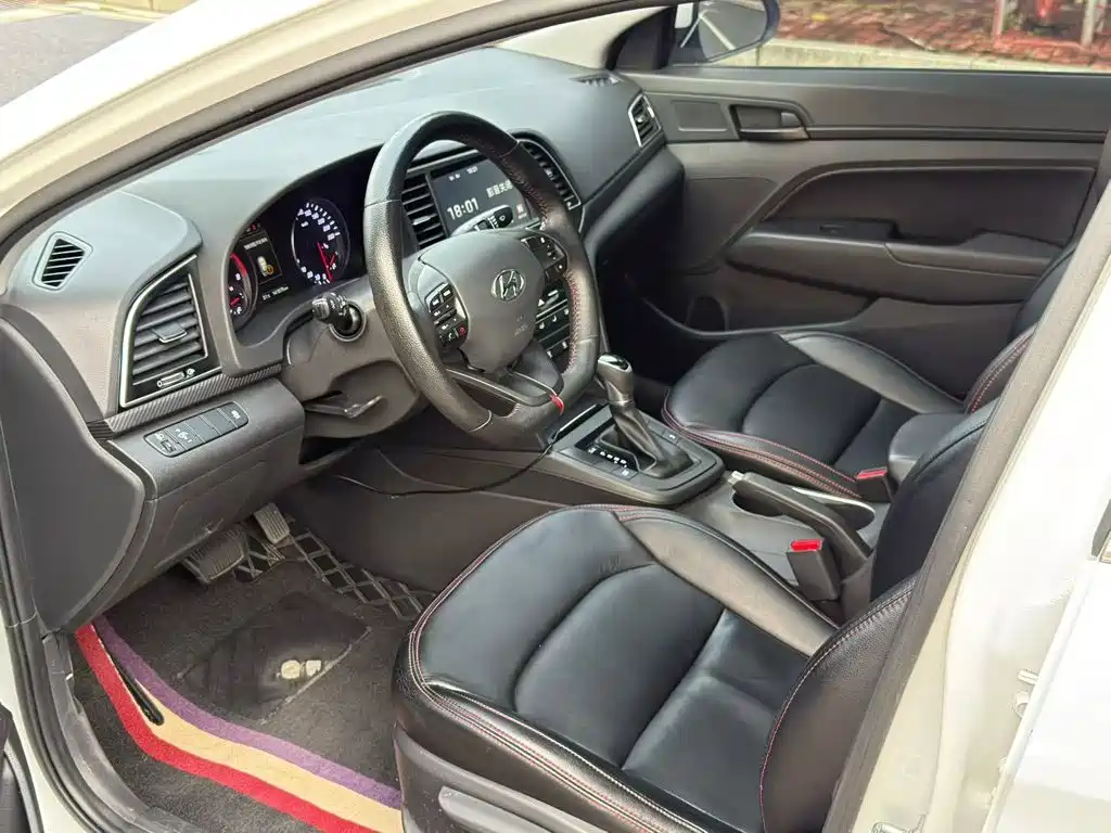Hyundai Elantra — миниатюра 7