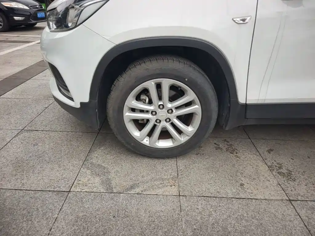 Chevrolet Trax — миниатюра 23
