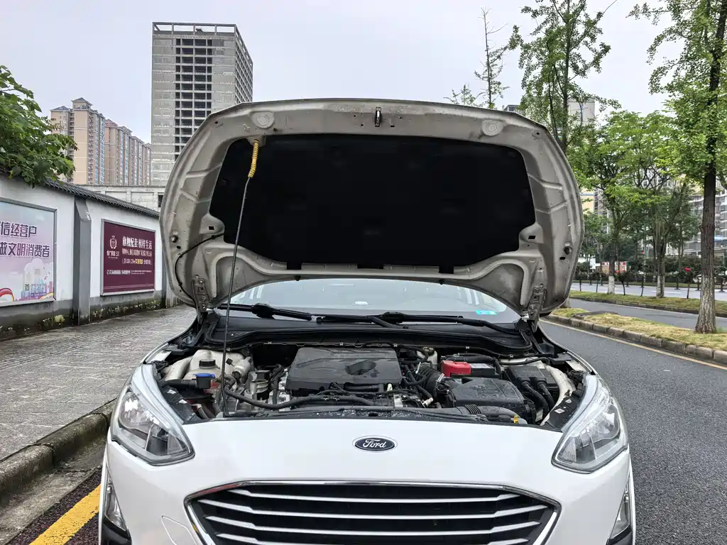 Ford Focus 2019 EcoBoost 180 AT