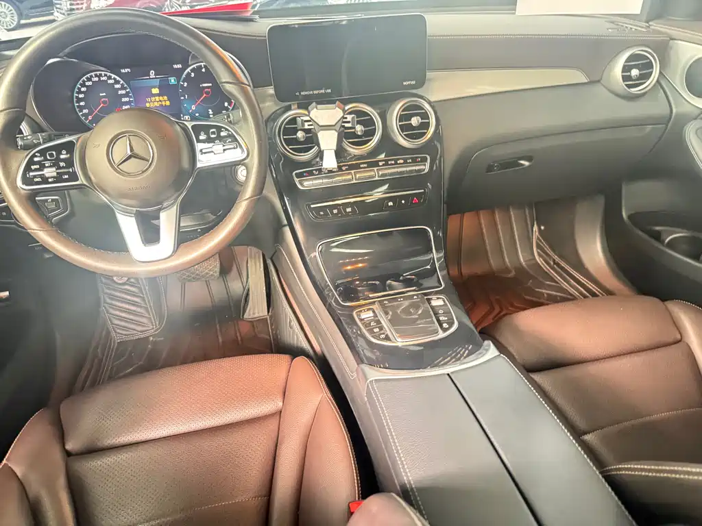 MERCEDES-BENZ GLC
