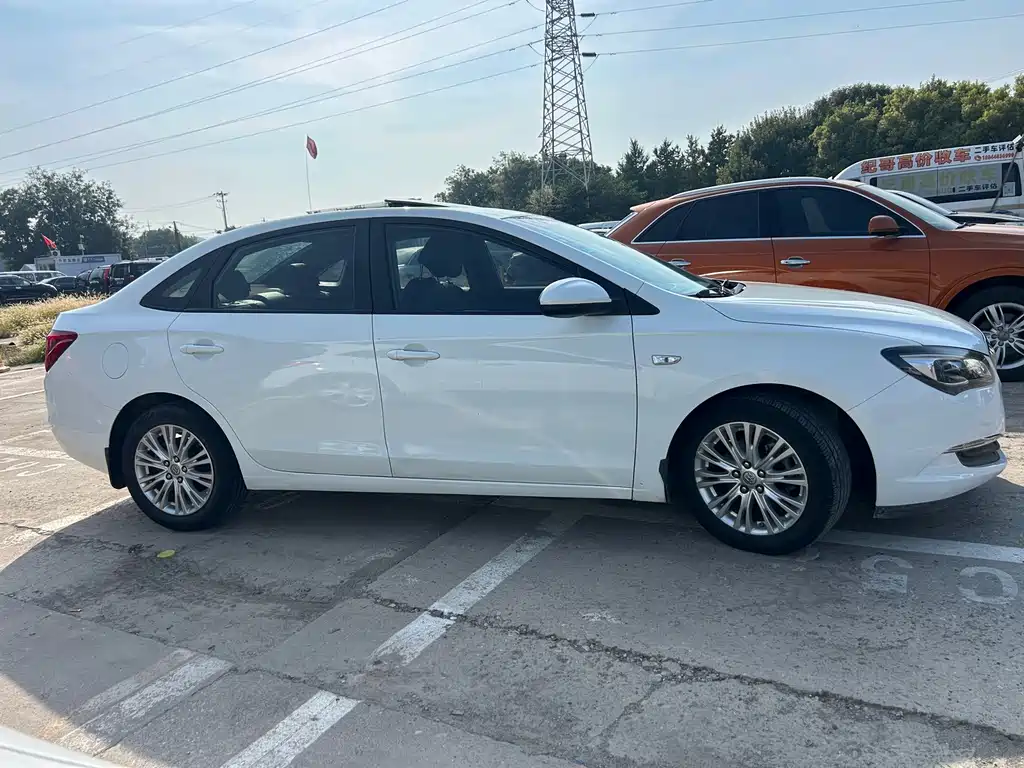 Buick Excelle — миниатюра 8