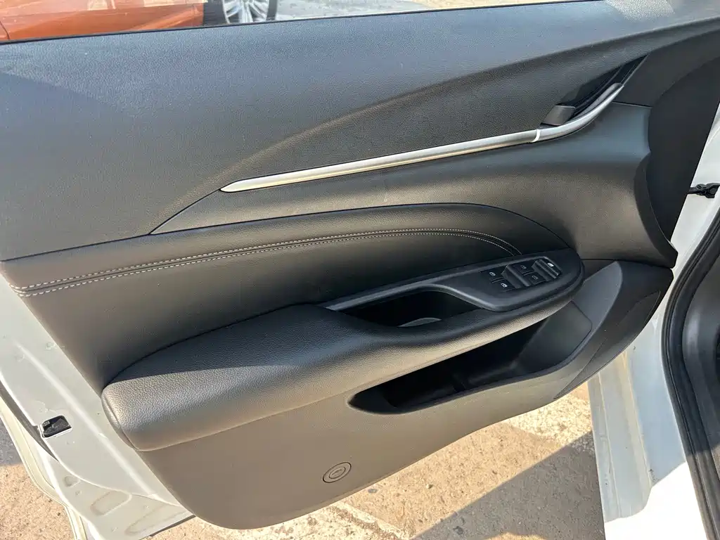 Buick Excelle — миниатюра 10