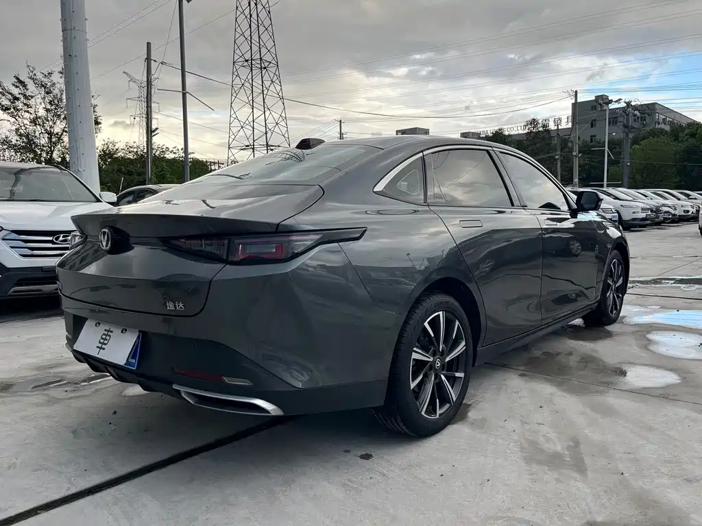Changan Yida — миниатюра 5