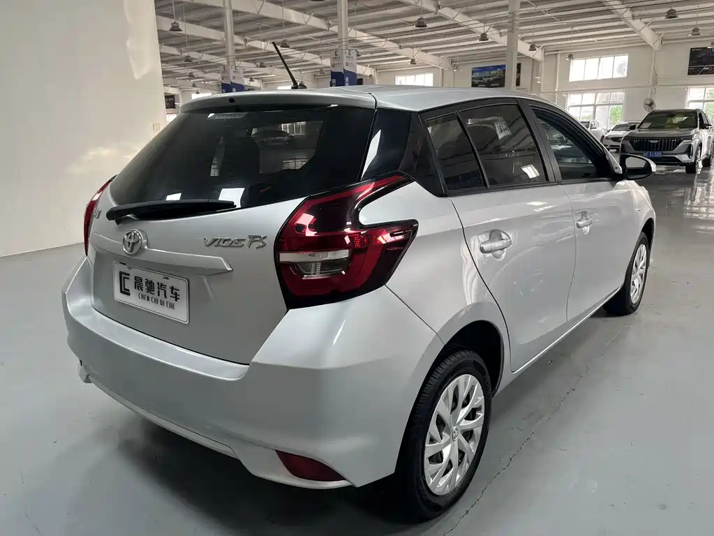 Toyota Vios FS — миниатюра 4