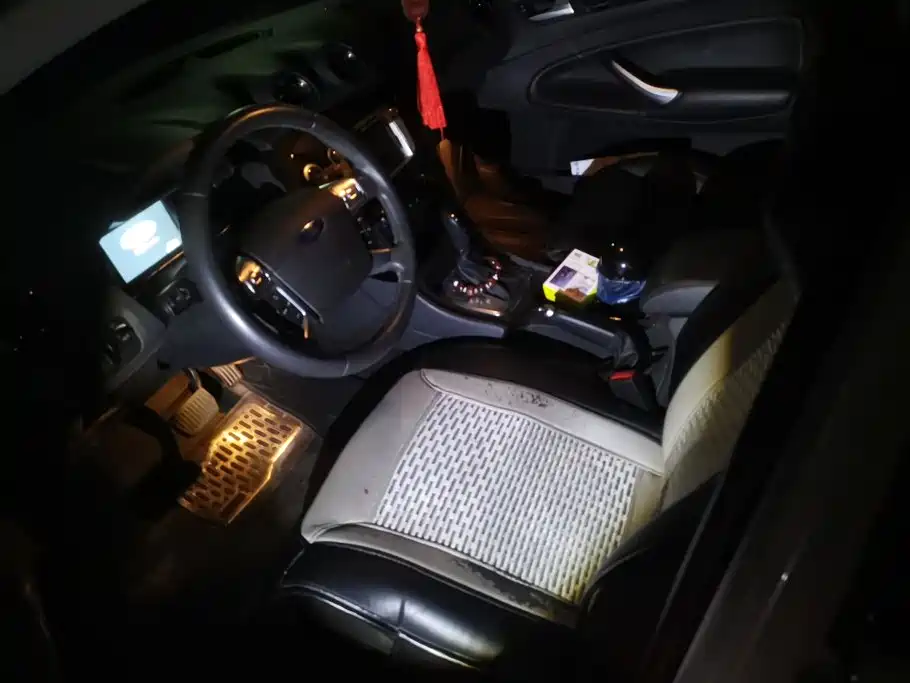 Ford Mondeo — миниатюра 9