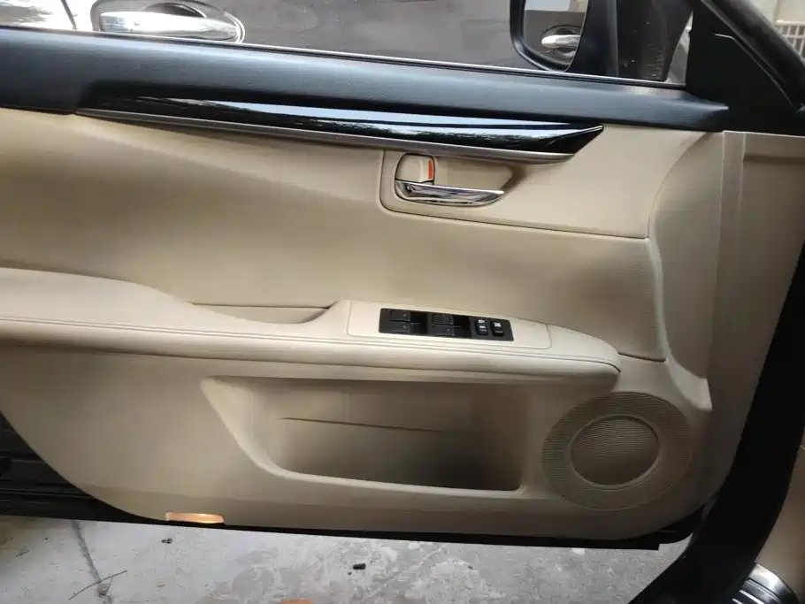 Lexus ES — миниатюра 7