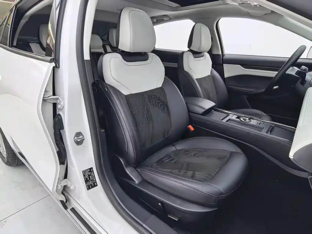 Ford Mondeo — миниатюра 6