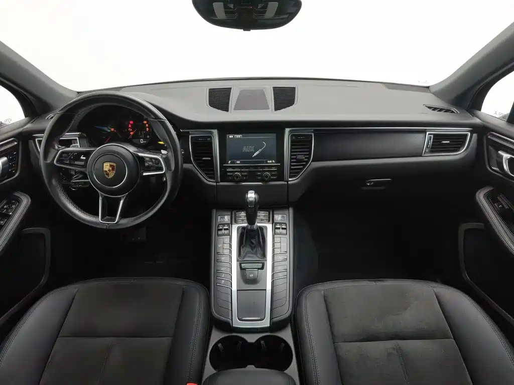 Porsche Macan — миниатюра 5