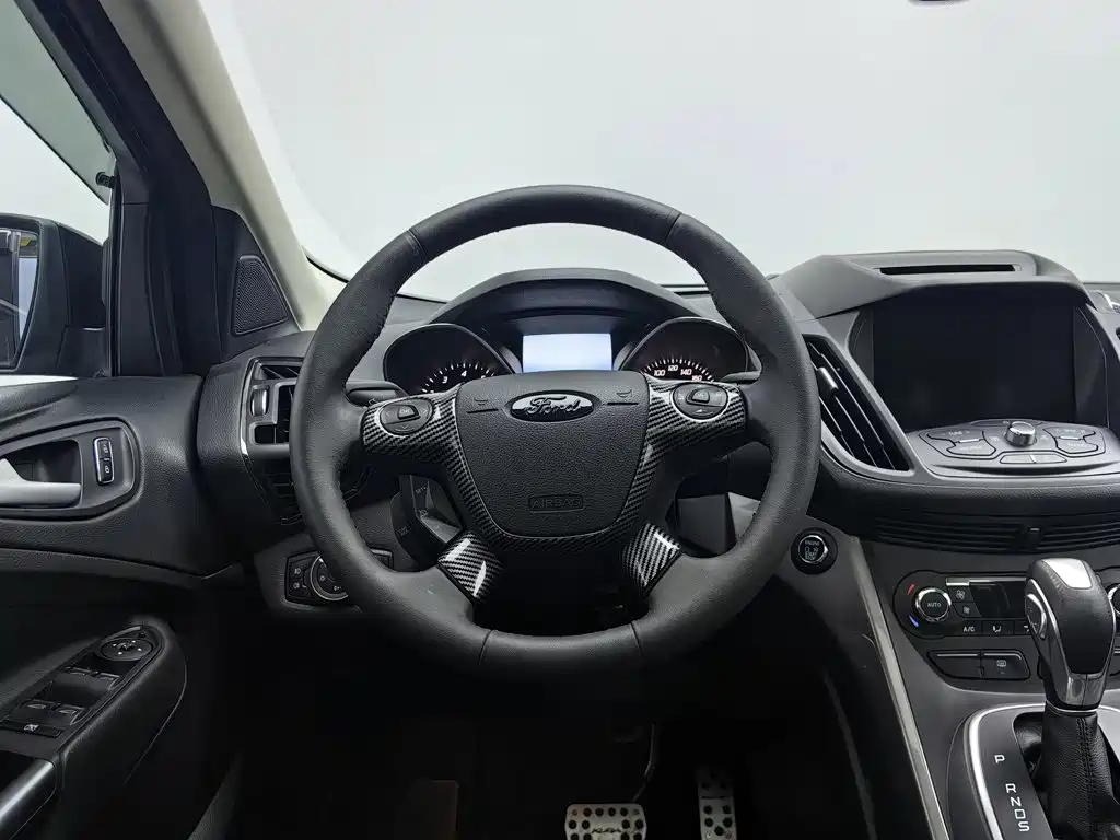 Ford Kuga — миниатюра 11
