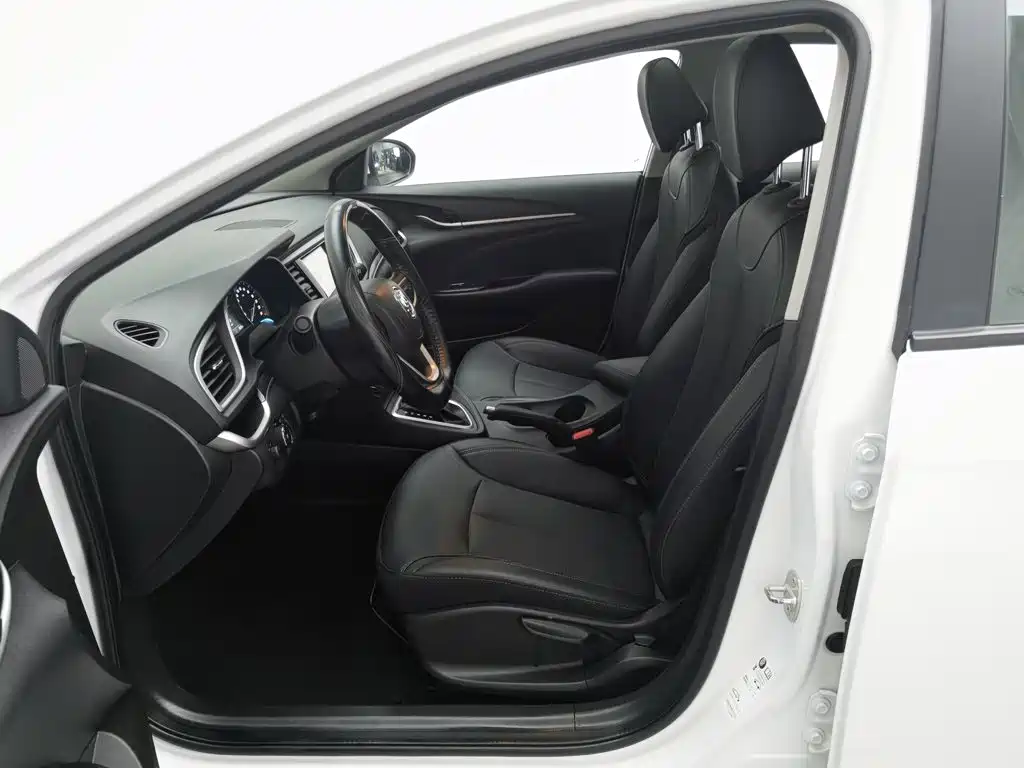 Buick Excelle — миниатюра 10
