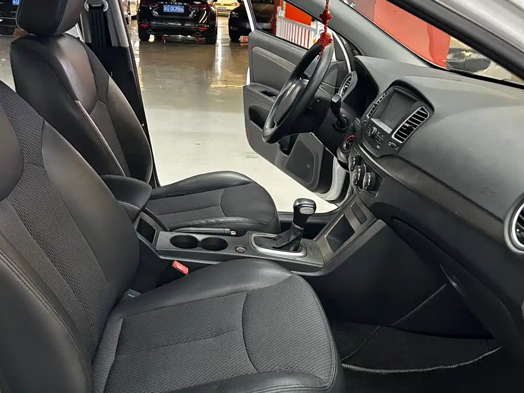 Roewe 350 — миниатюра 8