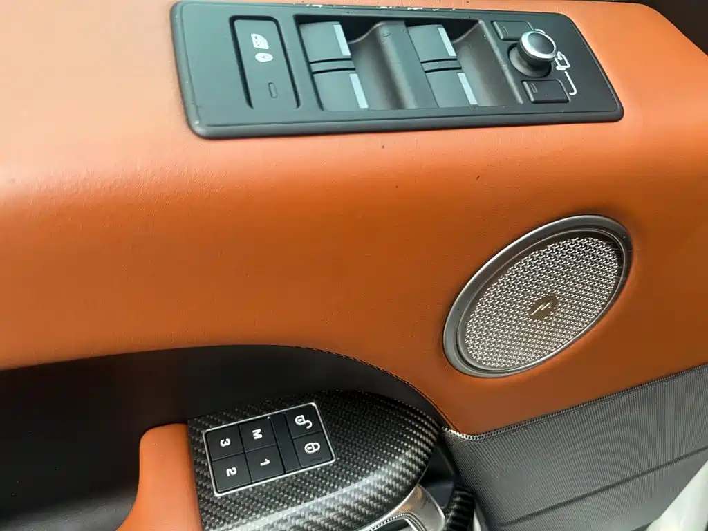 Land Rover Sport — миниатюра 7