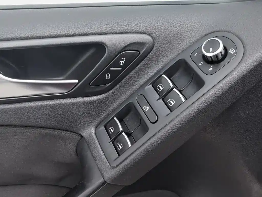 Volkswagen Golf — миниатюра 9