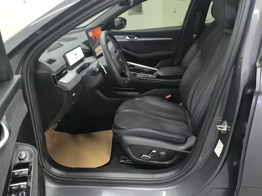 Geely Preface 2025 2.0TD