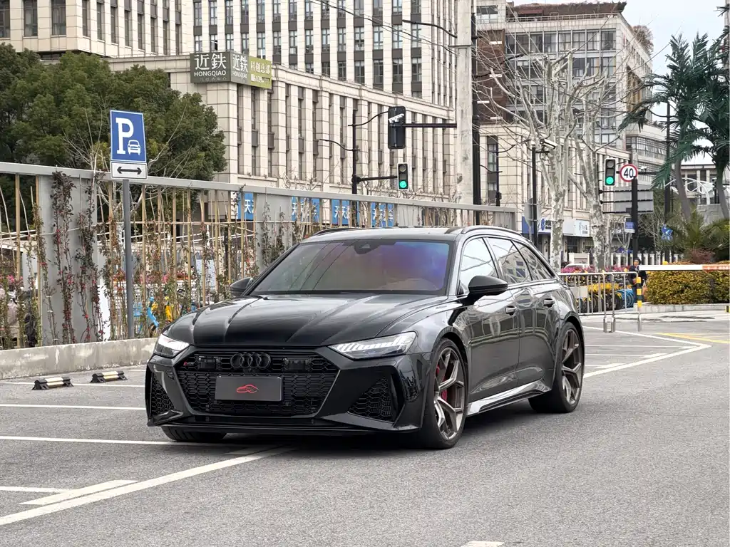 AUDI RS 6