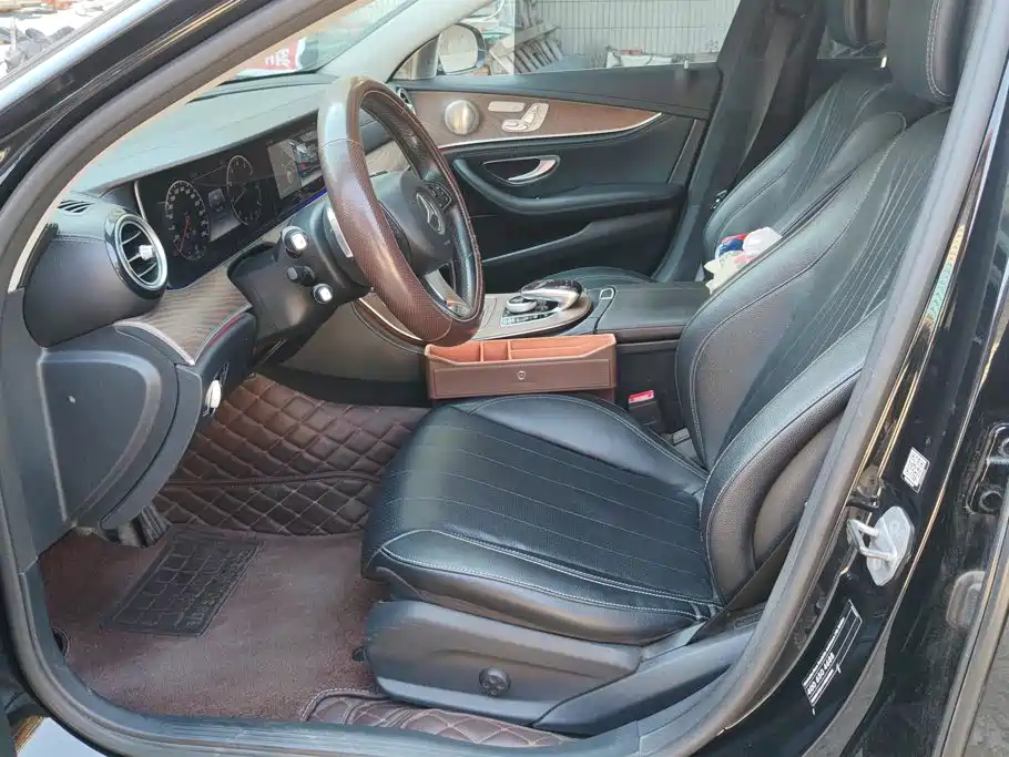 Mercedes-Benz E-Class — миниатюра 9