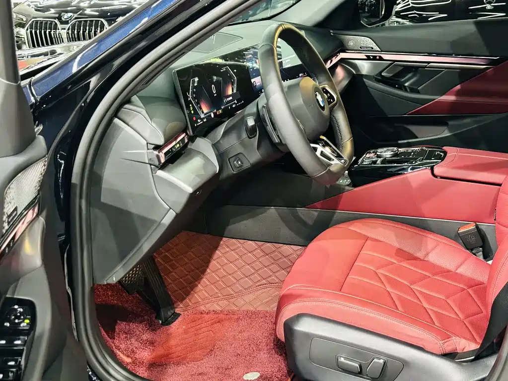 BMW 5 Series — миниатюра 4