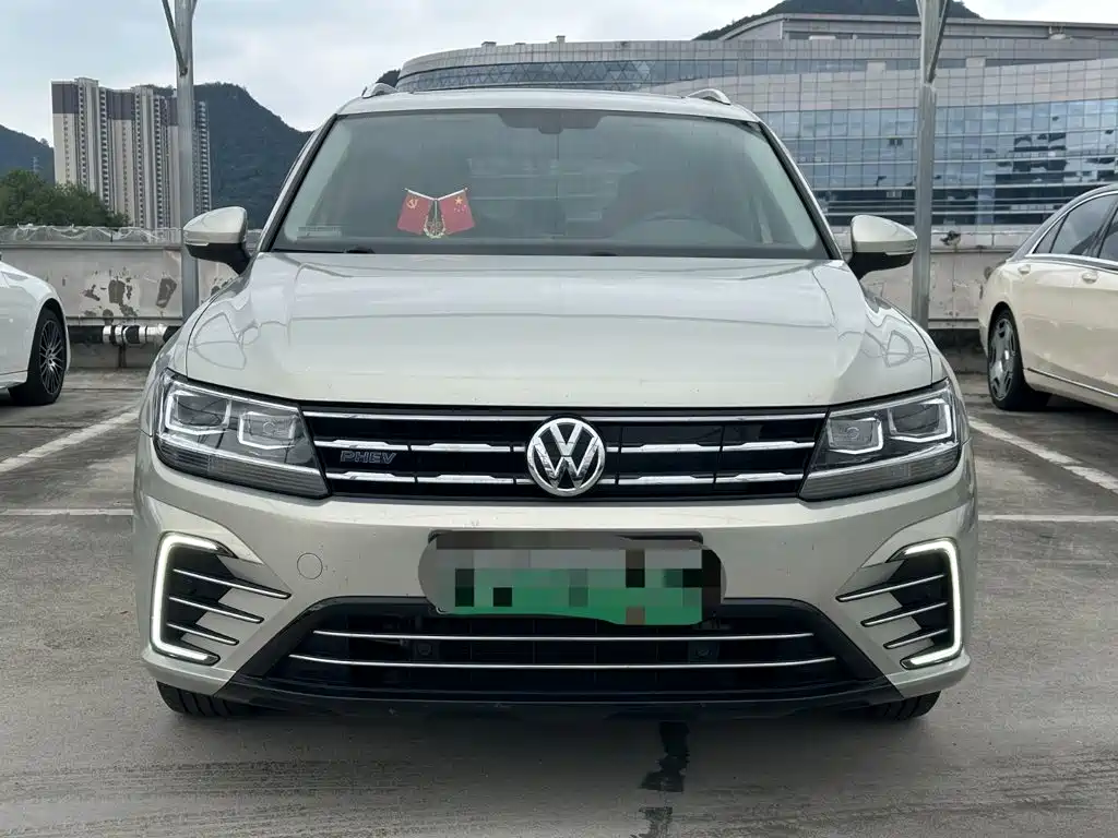 Volkswagen Tiguan L PHEV — миниатюра 3
