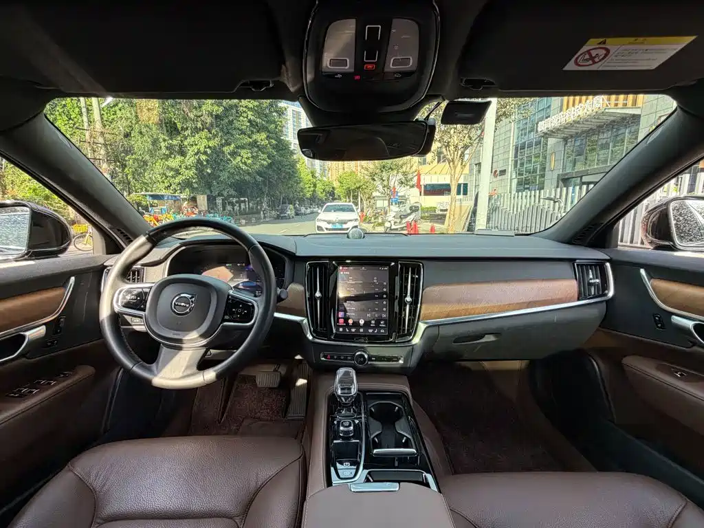 Volvo S90 PHEV — миниатюра 13