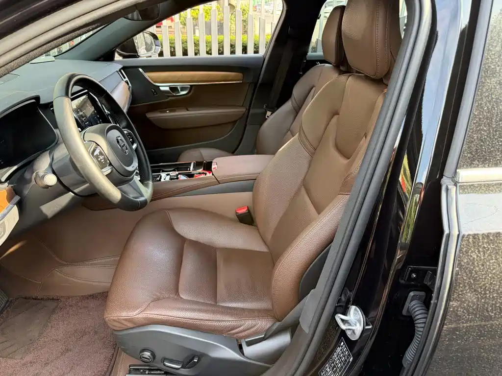 Volvo S90 PHEV — миниатюра 8