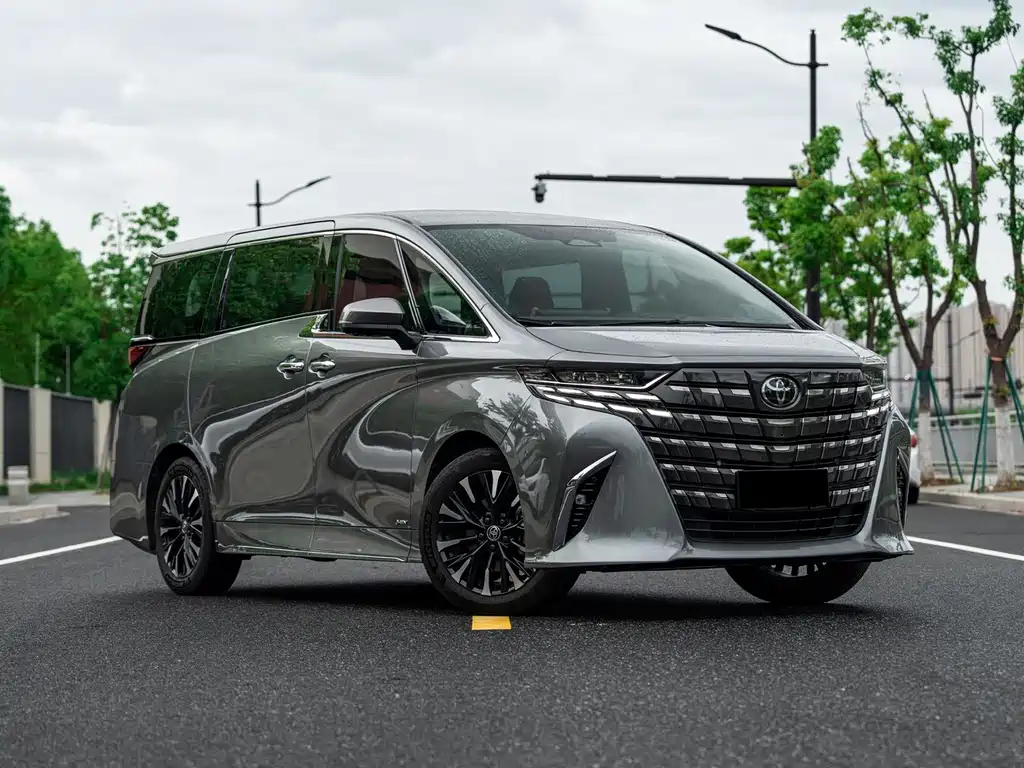 Toyota Alphard — миниатюра 3