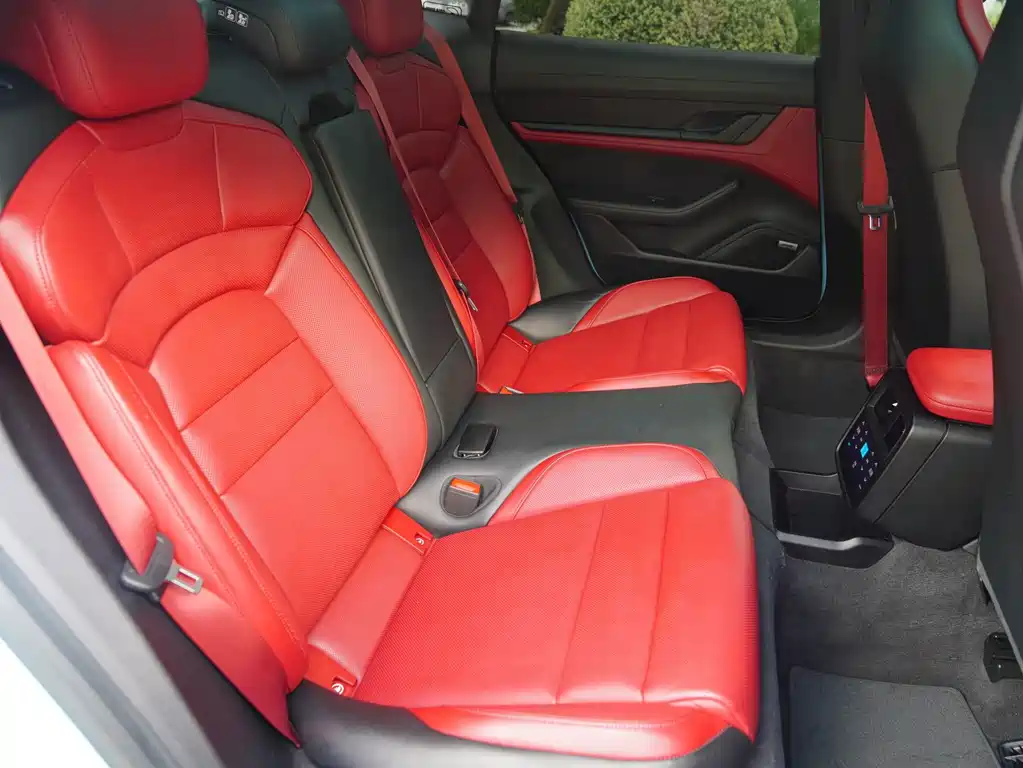 Porsche Taycan — миниатюра 7