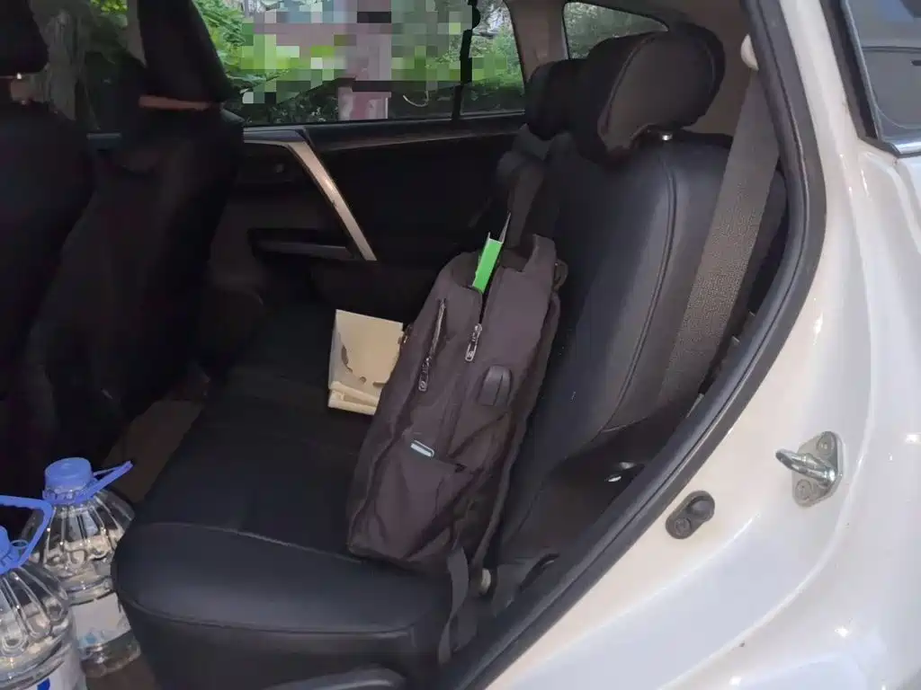 Toyota RAV4 — миниатюра 13