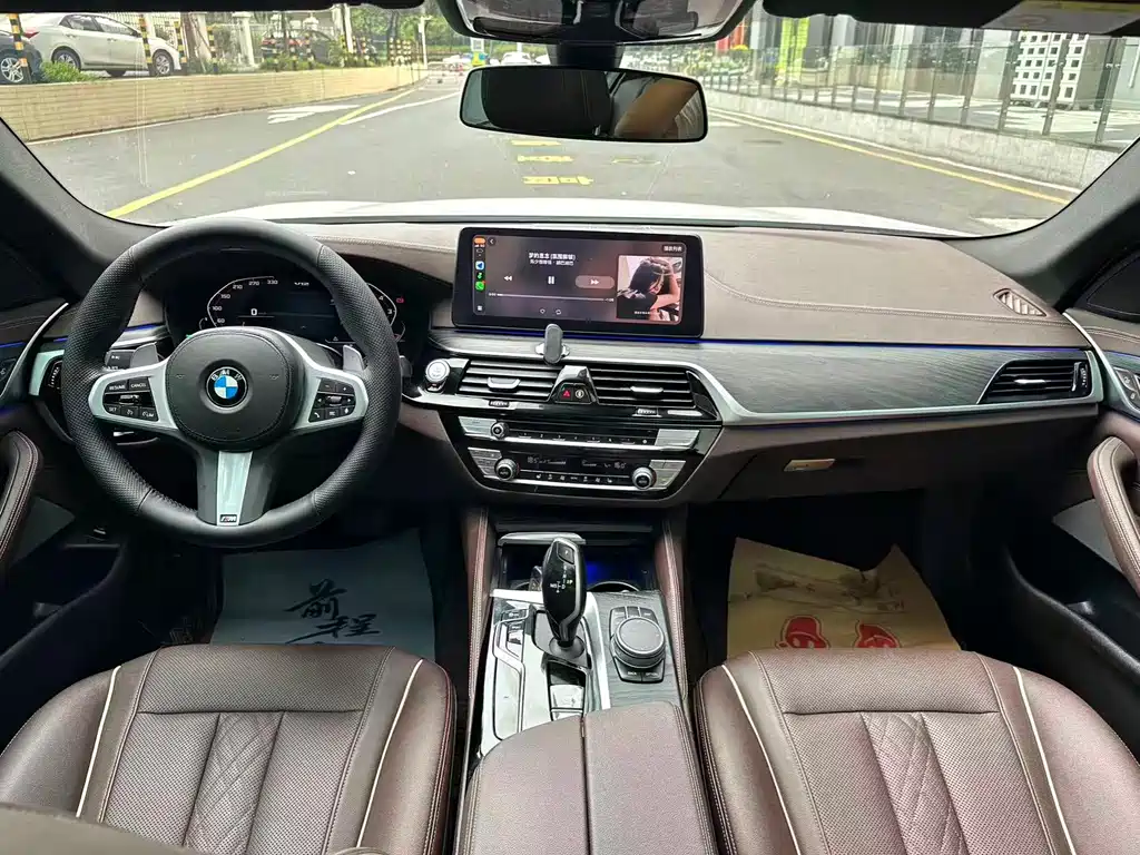 BMW 5 Series — миниатюра 5